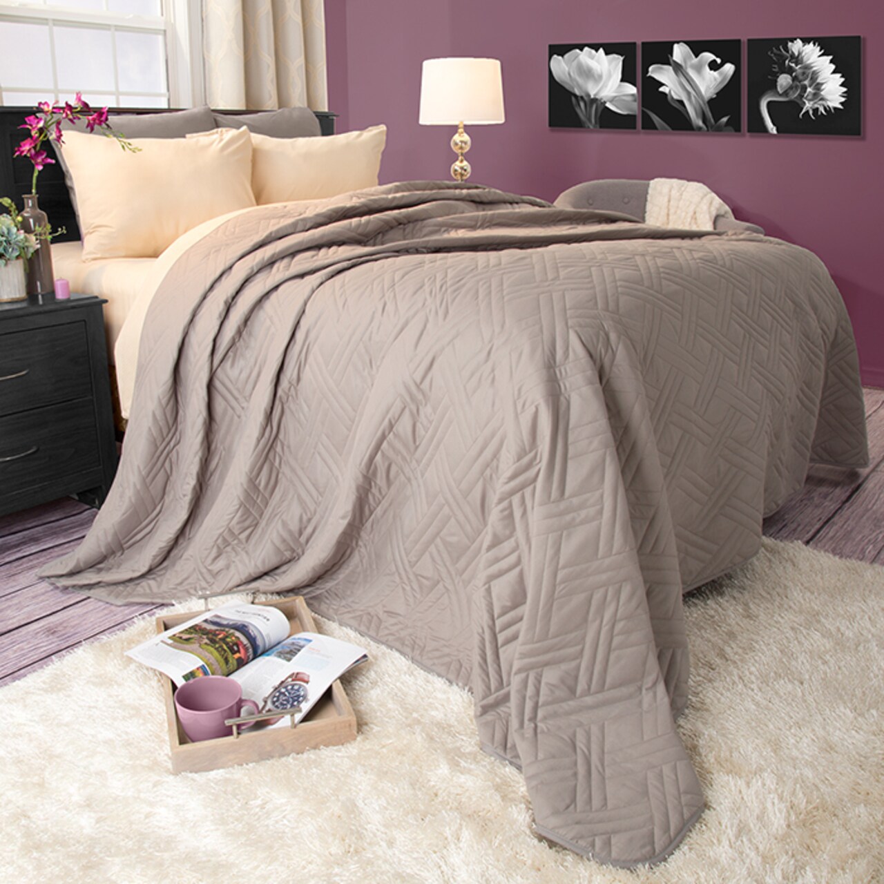 Lavish Home Twin Bed Quilt Solid Color Silver Lightweight Polyester 65X86 Inches